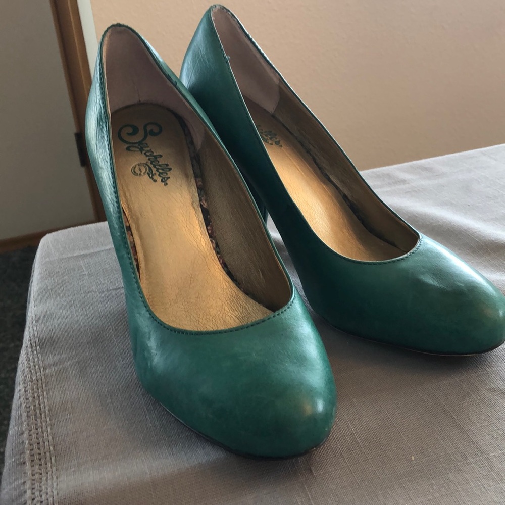 Seychelles Teal Leather pumps